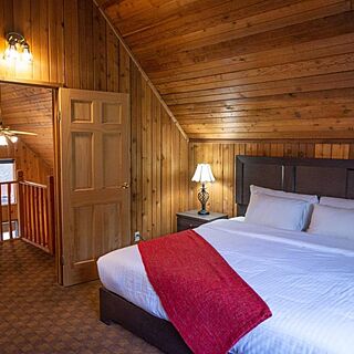 The Banff Gate Mountain Lodge and Spa — Sample Bedroom
