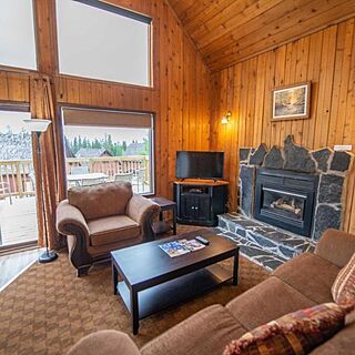 The Banff Gate Mountain Lodge and Spa — Sample Living Area