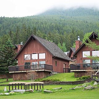 The Banff Gate Mountain Lodge and Spa — Exterior