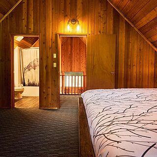 The Banff Gate Mountain Lodge and Spa — Sample Bedroom