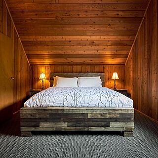 The Banff Gate Mountain Lodge and Spa — Sample Bedroom