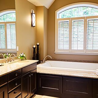 The Muskokan Club — Sample Bathroom