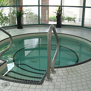 Vacation Internationale Rosedale on Robson — Hot Tub