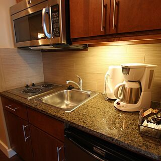 Vacation Internationale Rosedale on Robson — Sample Kitchenette