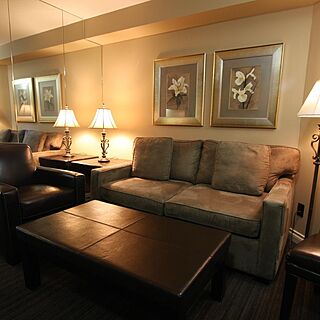 Vacation Internationale Rosedale on Robson — Sample Living Area