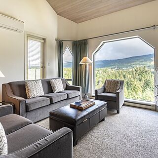 Whiski Jack at the Ironwood — Sample Living Area