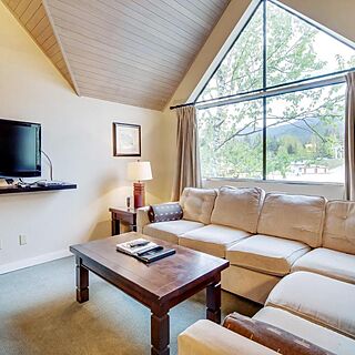 Powder's Edge — Sample Living Area