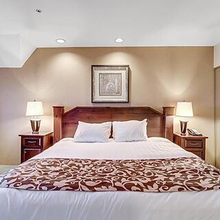 Powder's Edge — Sample Bedroom