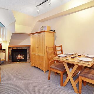 Whiski Jack Whistler Village Centre &mdash; Sample Dining Area