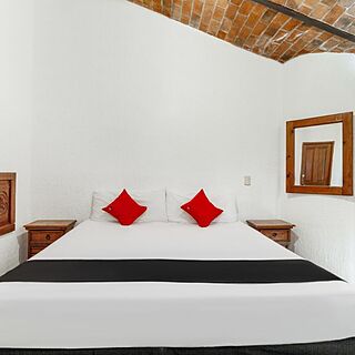 Capital O Villas de Ajijic — Sample Bedroom