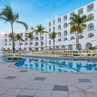 Tesoro Manzanillo — Pool