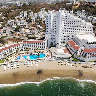 Tesoro Manzanillo — Beach