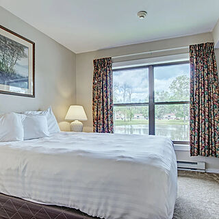 Pocono Mountain Villas — Two-bedroom villa bedroom