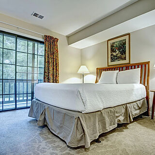 Pocono Mountain Villas — Two-bedroom villa bedroom
