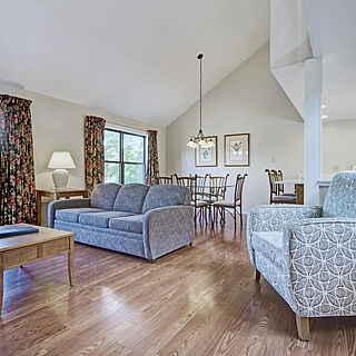 Pocono Mountain Villas — Two-bedroom villa living area