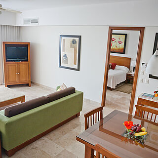 Mayan Palace Mazatlan &mdash; Living area in one- and two-bedroom suites