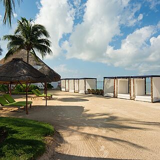 Sunset Marina Resort & Yacht Club — Beach