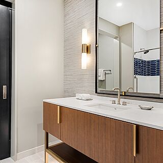 Club Wyndham Atlanta — Sample bathroom
