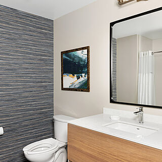 Club Wyndham Atlanta — Sample bathroom