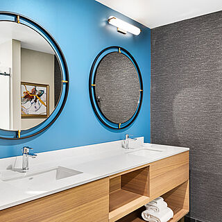 Club Wyndham Atlanta — Sample bathroom