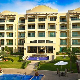 Punta Pacifico &mdash; Exterior