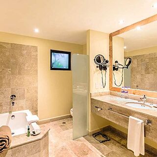 Occidental Grand Cozumel &mdash; Sample Bathroom