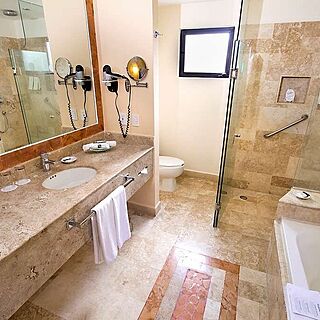 Occidental Grand Cozumel &mdash; Sample Bathroom