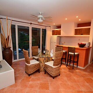Pacifica Golf — Sample Dining Area