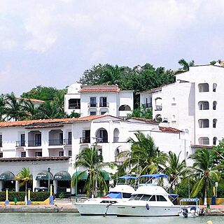 Hotel Marina Resort & Beach Club — Exterior