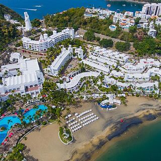 Las Hadas Golf Resort & Marina — Exterior
