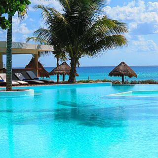 Le Reve Hotel & Spa — Pool