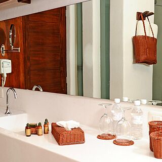 Le Reve Hotel & Spa — Sample Bathroom