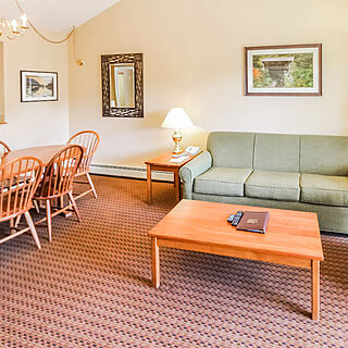 InnSeason Resorts Pollard Brook — Sample Living Area