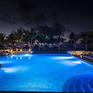 Hotel NYX Cancun — Pool