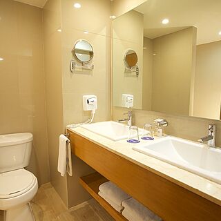 Hotel NYX Cancun — Sample Bathroom