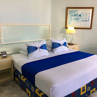 Hotel Acapulco Malibu &mdash; Sample Bedroom