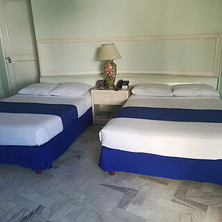 Hotel Acapulco Malibu &mdash; Sample Bedroom