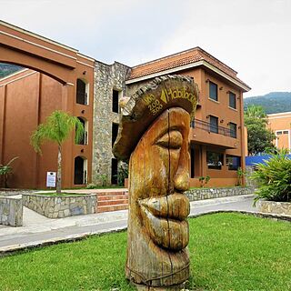 Hotel Cola de Caballo — Exterior