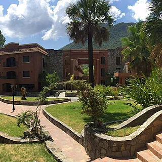 Hotel Cola de Caballo — Exterior