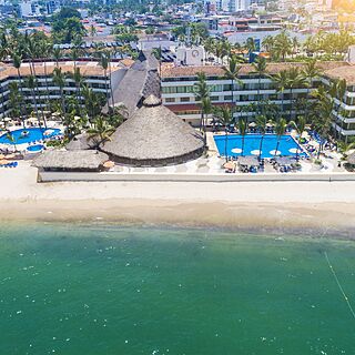 Hotel Las Palmas Beach Resort — Exterior