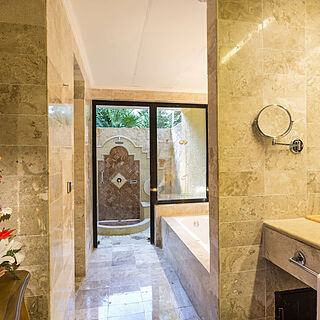 Grand Palladium Colonial Resort & Spa &mdash; Sample Bathroom