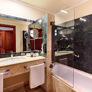 Grand Palladium Kantenah &mdash; Sample Bathroom