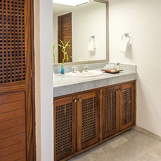 Vamar Vallarta Marina and Beach Resort — Sample Bathroom