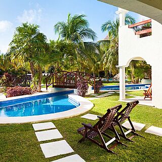 El Dorado Royale — Sample Swim-up Patio