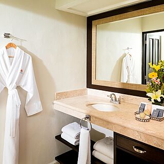 El Dorado Royale — Sample Bathroom