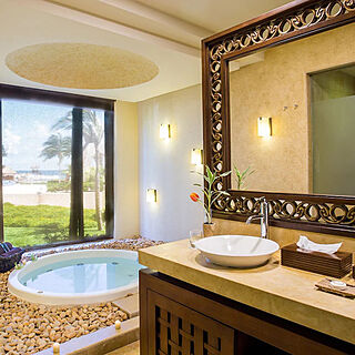 Dreams Riviera Cancun Resort and Spa — Sampl Bathroom