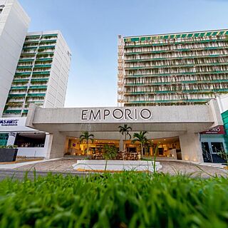 Emporio Acapulco — Exterior