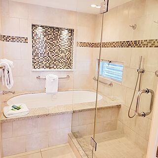 master bath tub