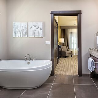 WorldMark Granby – Rocky Mountain Preserve — Sample Bathroom