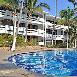 Mar Paraiso Queen — Pool